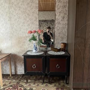 Среди серых домов (Explicit)