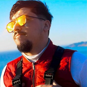 صغار وخدامة مشي كبار وشكامة (Explicit)