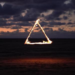 Shadows (feat.  Ellysse Mason)