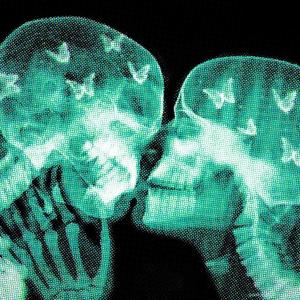 LøVeS Dead (Explicit)