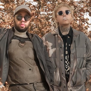Queen Larva (feat. Kizmet) (Explicit)