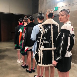 Cuento (feat. 1millonusd & Juaxo)