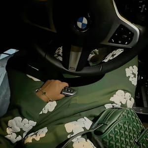 Paralyzed (feat. Wawa EGK) (Explicit)