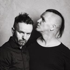 Tumsa lien (Div' dūjiņas) (feat. Juris Kaukulis)