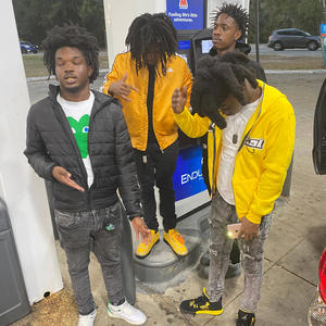 War (feat. lulkesey, Joblow21 & FullyKB) (Explicit)