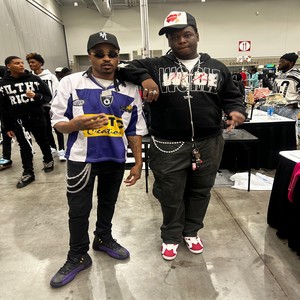 Move in silence (Explicit)