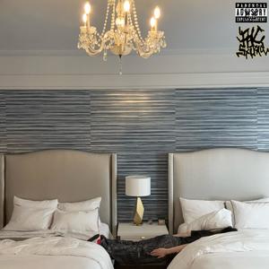 HELL&BAKK (feat. HELLOCYKA & MTLFCE) (Explicit)