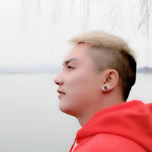 一个不甘寂寞的人