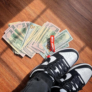 Friends With Money (feat. G Mack) (Explicit)