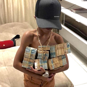 Dinheiro De Plug (SpeedPlug) (Explicit)