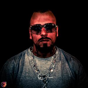 Ganzen Tag(feat. Illi) (Explicit)