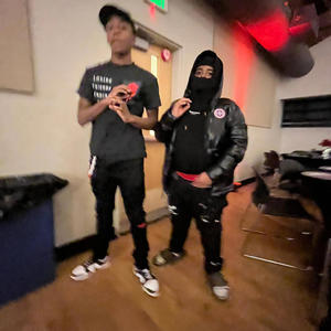 Be mine (feat. Rcgyungbills) (Explicit)