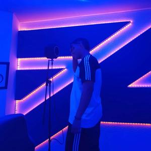 #Codigo4(feat. evy constanze)