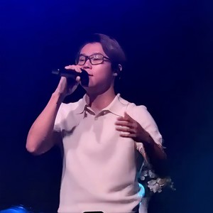 玻璃- Gareth.T-汤令山