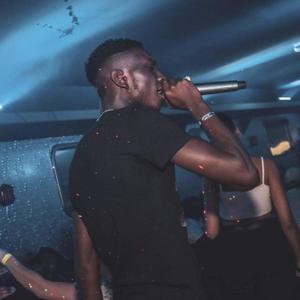 Favela(feat. Yakstrike & Bless) (Explicit)