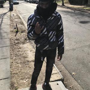 Kum threw (feat. Bennfranklin) (Explicit)