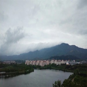 青云山下