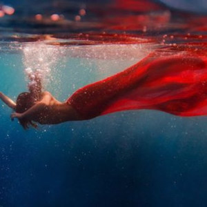 Drowing In The Ocean, See Her In Her Red Dress