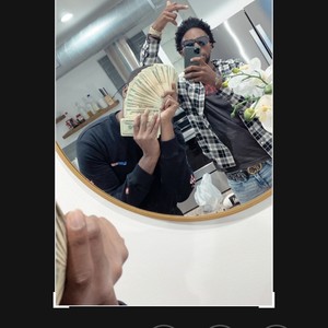 WHITE WINE AND CRAB CAKES (feat. SAINT LAROD) (Explicit)