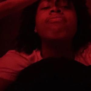 leave me 'lone (feat. heyxiah) (Explicit)