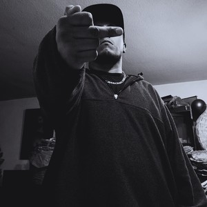 Lejos Del Cielo (Explicit)