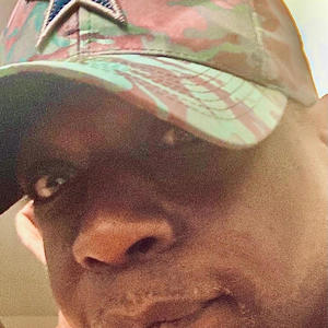 If she the right 1 (feat. B.O.E.) (Explicit)