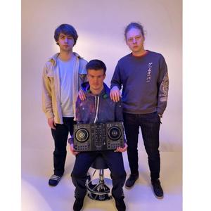 Settle for blu (feat. Barebabs & Ugrei) (Explicit)