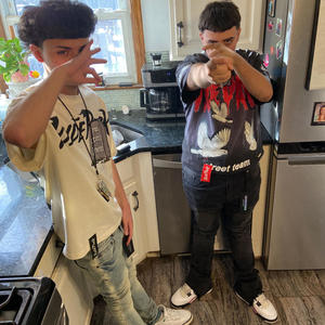 Shakeback Who (feat. ReallyBackedUp, JayyTakingRisks, MrCallYoBluff, Josgettingback, Sharko & JayyRR)