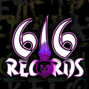 Lanțuri la gât (Explicit)