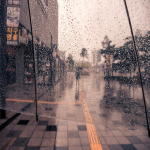 像天空缠绵雨的汹涌