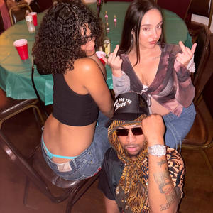 She Gon Come This Direction (Gomd) (feat. Holladae) (Explicit)