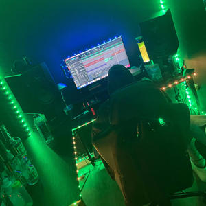 Top Floor (feat. MrStainem & 4LeafLuck) (Explicit)