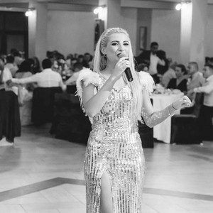 Cine Numele Mi-L Poarta