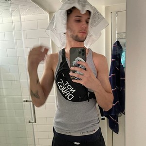 fanny pack (Explicit)