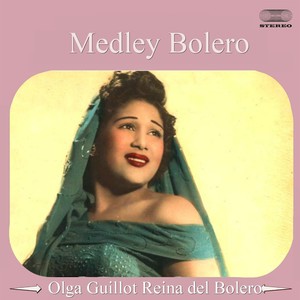 La Reina del Bolero Medley: La Gloria Eres Tú / Delirio / Contigo en la Distancia / Tú Me Acostumbraste / La Noche de Anoche / Vete de Mí / Soy lo Prohibido / Vivir de los Recuerdos / Sola / Estamos en Paz / Lágrimas Negras