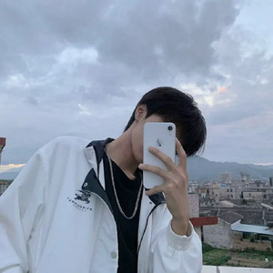 我有孤独和烈酒