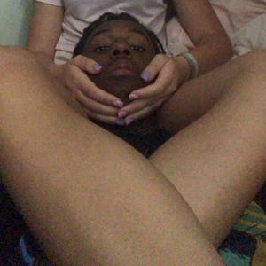 Touch her Toes!! (feat. Govanni!) (Explicit)