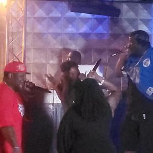 Flexin' (feat. Double R Universe) (Explicit)