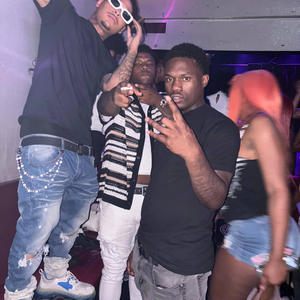 FREAKS IN BNB (feat. amf nako, 106Fee, 4ey bejay & Luh A5) (Explicit)