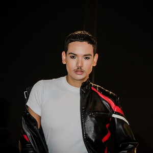 APENAS NO ESCURO (Explicit)