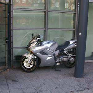 Pedal to the Metal (feat. chica.lte & Selassie) (Explicit)