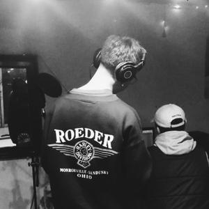 Moto Moto (feat. yung E) (Explicit)