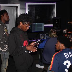 Wassup Widd Us(feat. Lil Swerv & SSM Lil Chris) (Explicit)