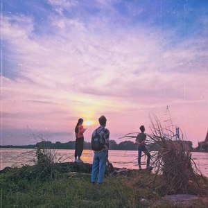 盛夏，公園，与觸碰不到的你