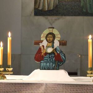 Te adoramos, Hostia Divina