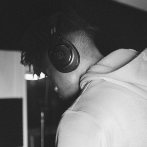 Locked In(feat. Queezyy) (Explicit)