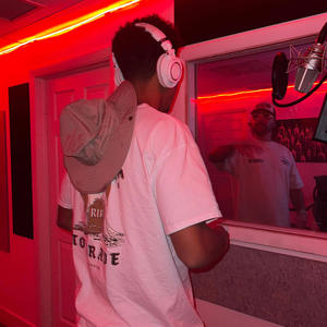 Pensandote (feat. BIGJOTA) (Explicit)