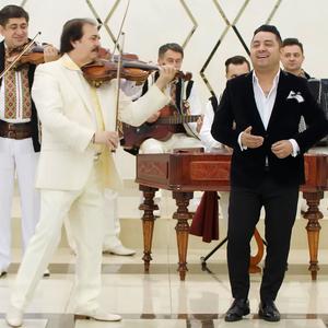 Cristi Nuca & Orchestra Lautarii din Chisinau (Fratilor din lumea-ntreaga)