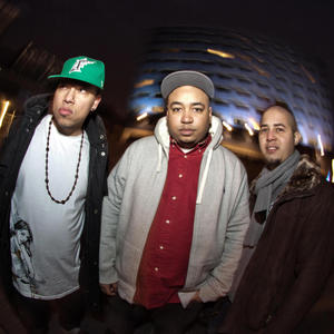 Ya Beauty (feat. Dox Kenzo, Omega Gomez & BlidD Zuzzuguh)