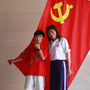 零零后唱首歌给党听